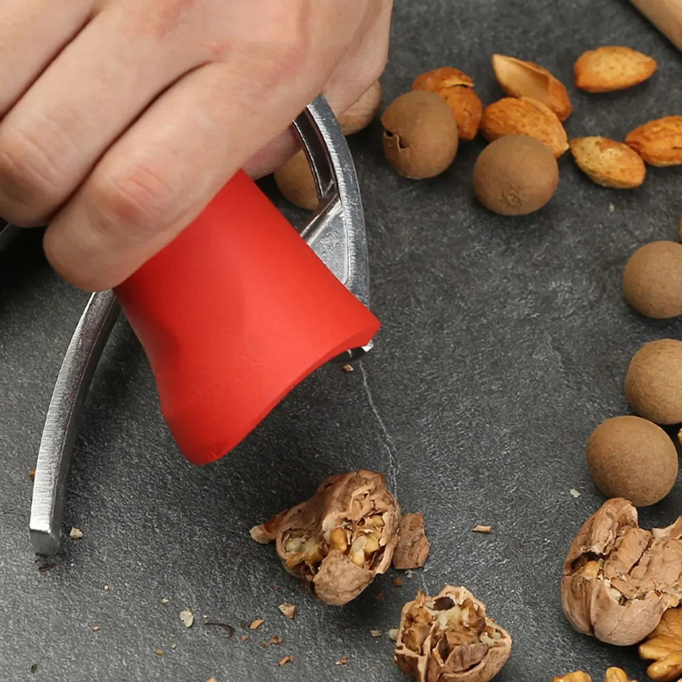 Almond Nut Pecan Nuts Nutcracker Zinc Alloy Nut Opener Sheller Kitchen Tool Hazelnut Walnut Pliers Sheller Quick Chestnut Gadget